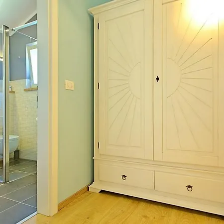 Emily Holiday home *